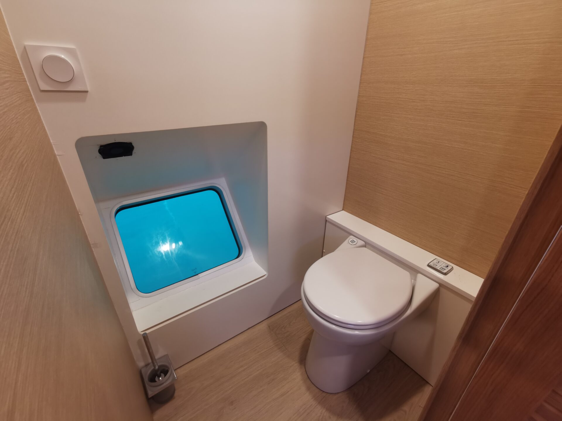 Kay Flo KAYFLÔ INAUGURATED ITS FIRST STAY-Ô HOUSE-BOAT IN MARTINIQUE