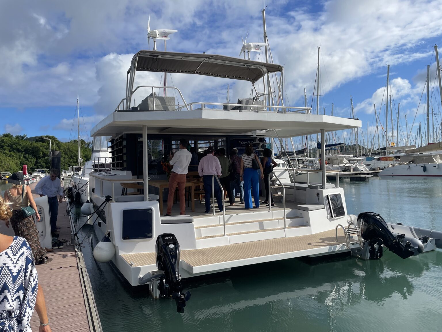 Kay Flo KAYFLÔ INAUGURATED ITS FIRST STAY-Ô HOUSE-BOAT IN MARTINIQUE